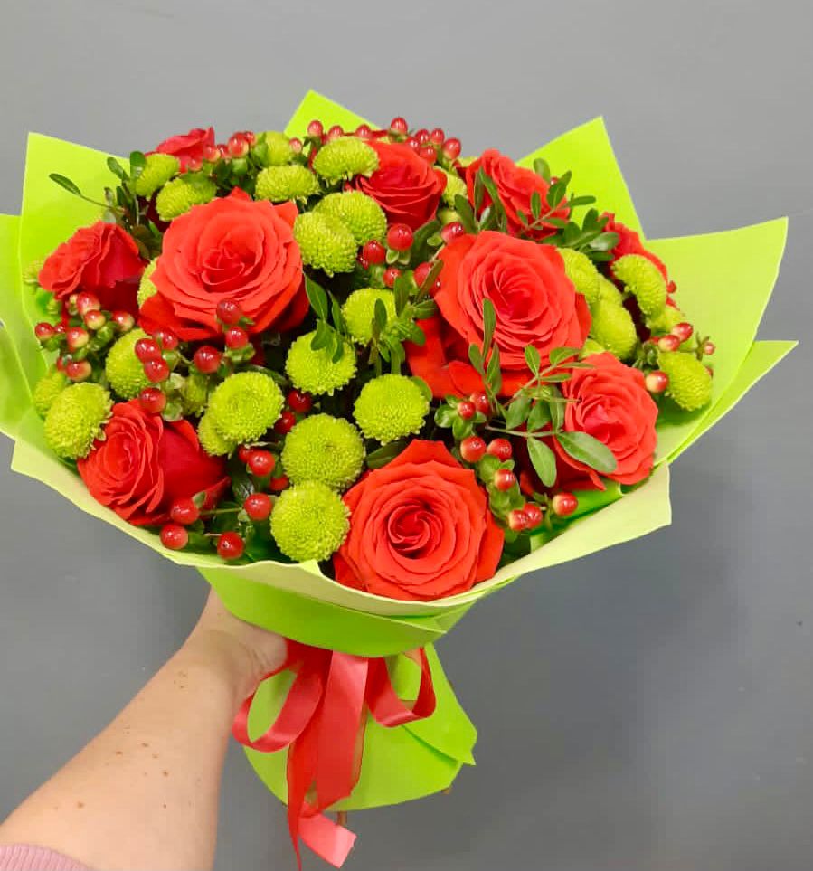 Букет цветов из: Хризантемы и Розы в Посёлок государственного племенного завода «Константиново»