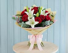 Букет цветов из:  Лилии и Розы в Посёлок государственного племенного завода «Константиново»