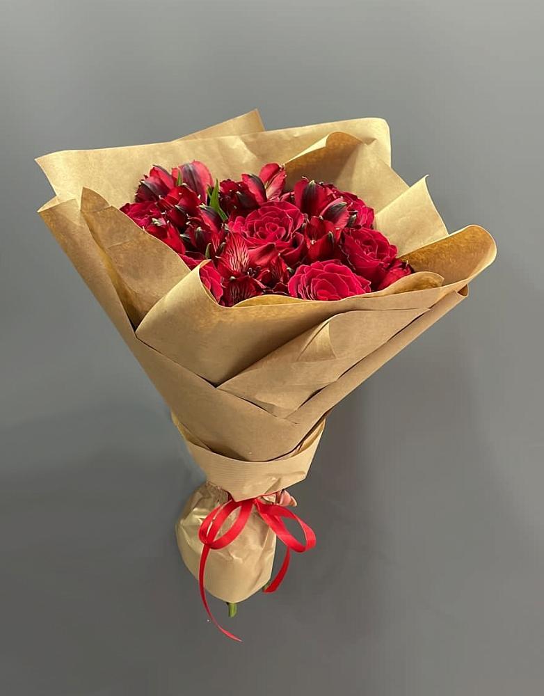 Букет цветов из: Альстромерии и Розы в Посёлок государственного племенного завода «Константиново»