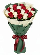 Букет Микс из красных и белых роз в Посёлок государственного племенного завода «Константиново»