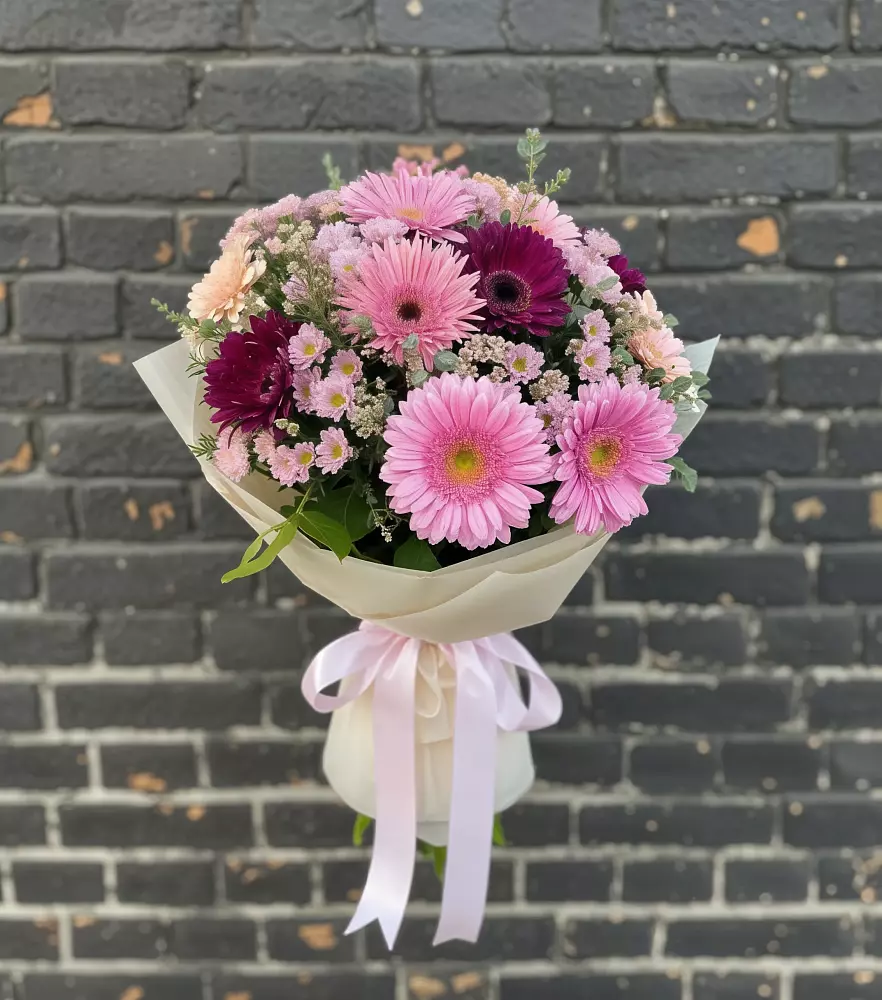 Букет цветов из: Герберы и Хризантемы в Посёлок государственного племенного завода «Константиново»