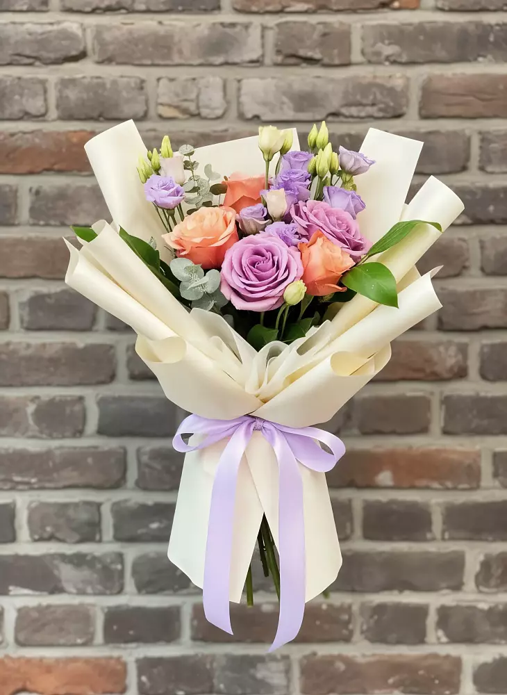 Букет цветов из: Лизиантусы и Розы в Посёлок государственного племенного завода «Константиново»