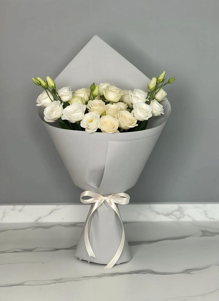 Букет цветов из: Розы и Лизиантусы в Посёлок государственного племенного завода «Константиново»