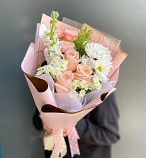 Букет цветов из:  Хризантемы и Розы в Посёлок государственного племенного завода «Константиново»