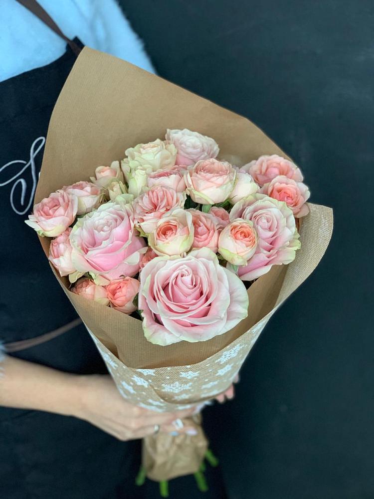 Букет цветов из: Хризантемы и Розы в Посёлок государственного племенного завода «Константиново»