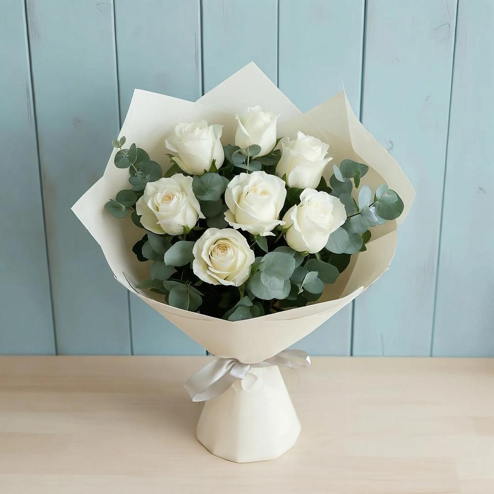 Букет Белые розы в Эвкалипте в Посёлок государственного племенного завода «Константиново»