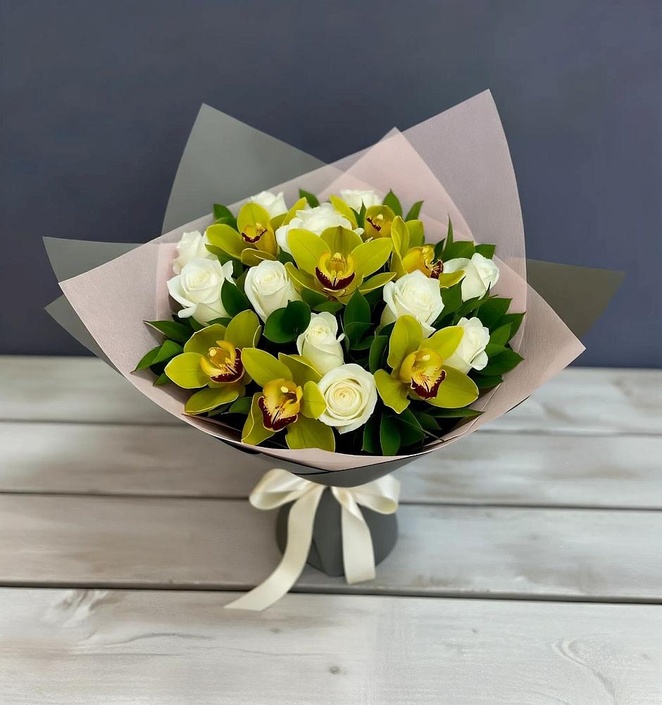 Букет цветов из: Орхидеи и Розы в Посёлок государственного племенного завода «Константиново»