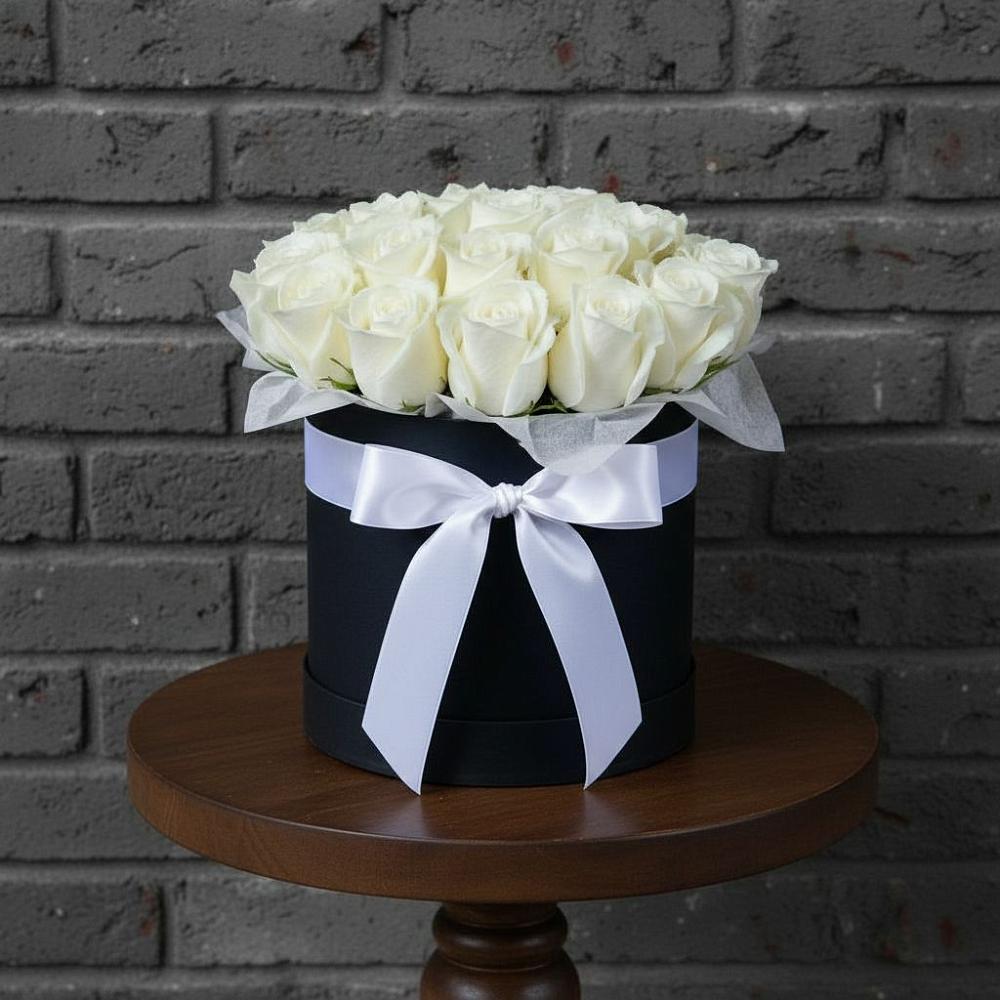 Цветочная композиция из Розы в шляпной коробке в Посёлок государственного племенного завода «Константиново»