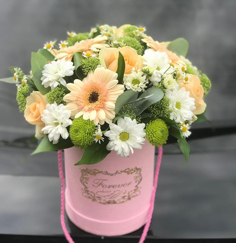 Цветочная композиция из Розы, Герберы и Хризантемы в шляпной коробке в Посёлок государственного племенного завода «Константиново»