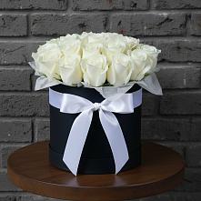 Цветочная композиция из Розы в шляпной коробке в Посёлок государственного племенного завода «Константиново»